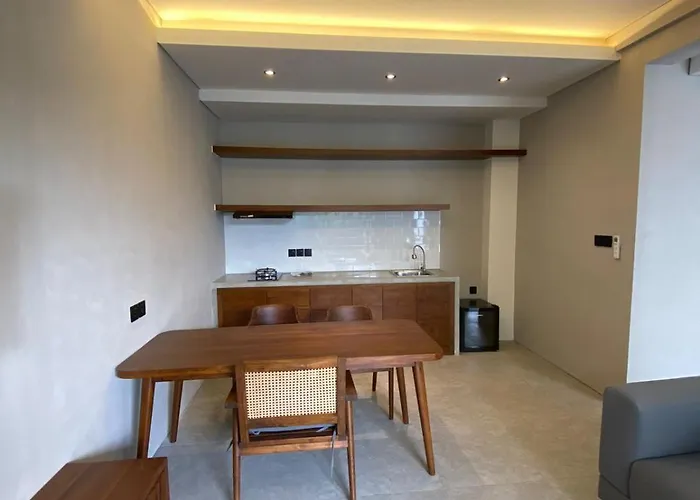 Cuan House 4*